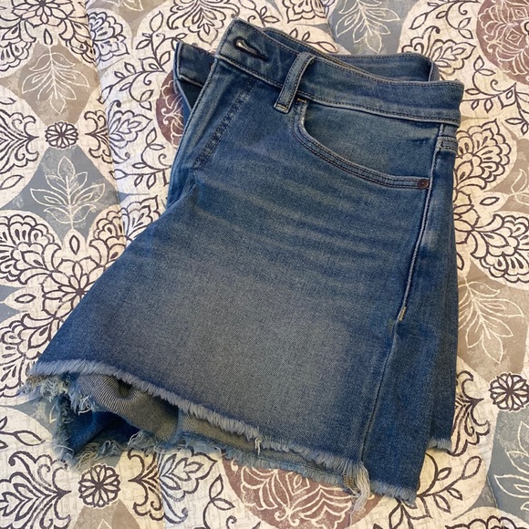 Lauren Conrad High Rise Cut Off Short Size 10 - Picture 1 of 2